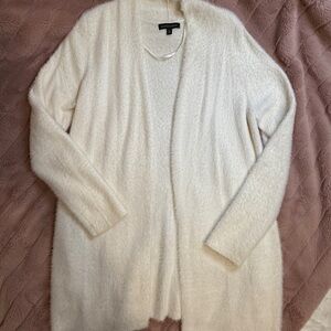 Banana Republic Large Cozy White Women's Sweater. 
New without tags, very soft.